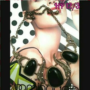 HP 12/3  Black Stone Statement necklace