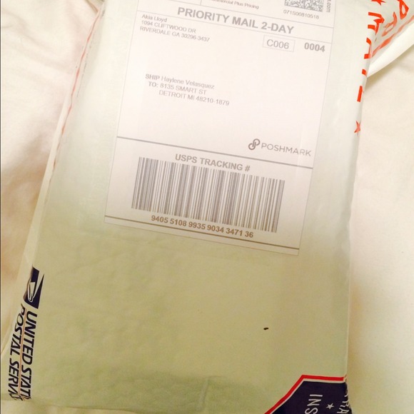 PACKAGED💕 - Picture 2 of 2