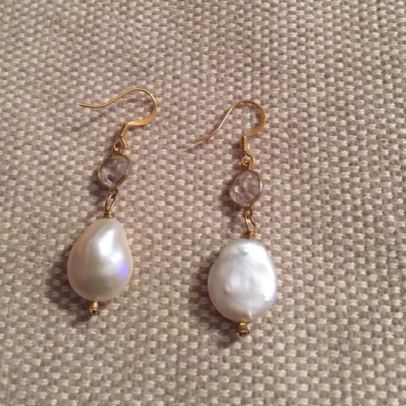 Earrings .. - Picture 2 of 3