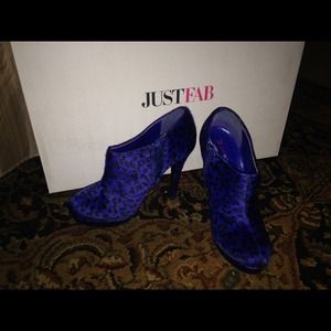 Cute blue cheetah " pony hair" booties