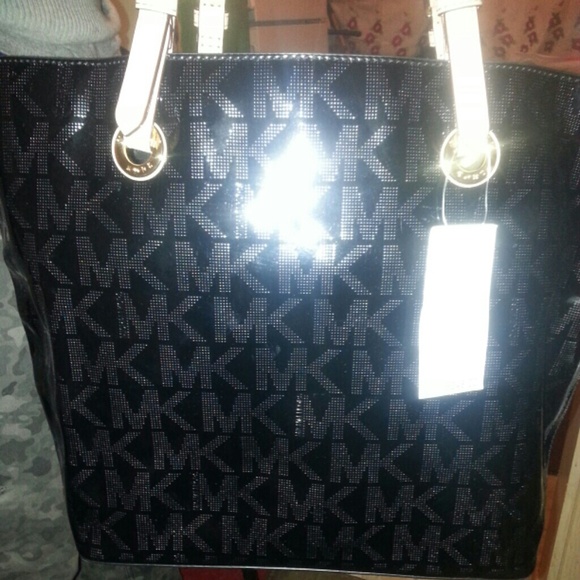 Micheal Kors handbag - Picture 1 of 4