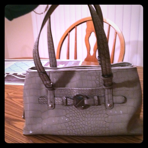 Nine&Co 3-pocket purse