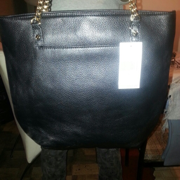 Black Michael Kors handbag - Picture 1 of 4