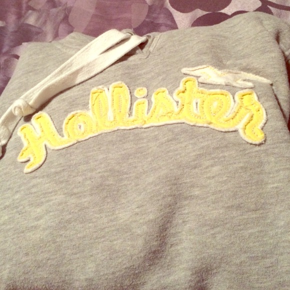 Hollister sweatshirt ! Short sleeve hoodie M