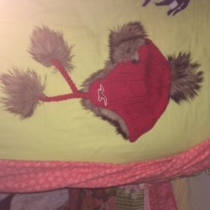 Knit/faux fur Hollister hat.