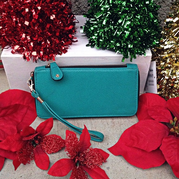 ❗️🚫SOLD IN BUNDLE❗️Aqua Burst Wallet Wristlet - Picture 2 of 3