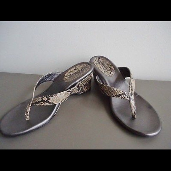 Chico size 6 santos women's wedge