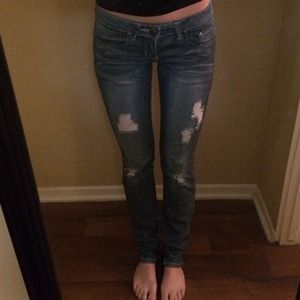 NEW Distressed jeans