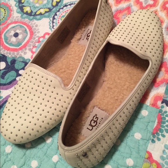 ❌SOLD❌UGG cream leather micro stud flats - Picture 2 of 4