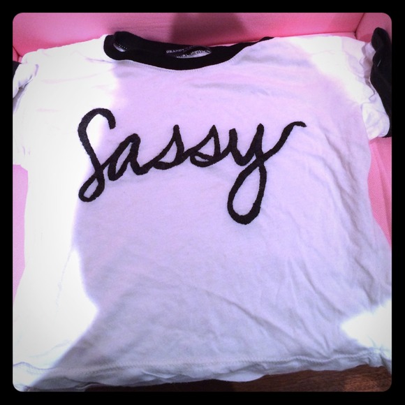 Brandy Melville Sassy Crop Tee!👽