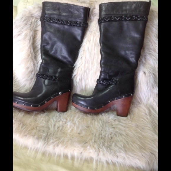 Uggs Boots Size 9. Brand New!