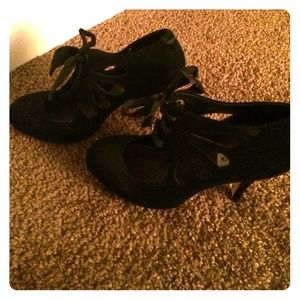 Heels for sale🌷🌷🌷🌷🍂🌷🌷