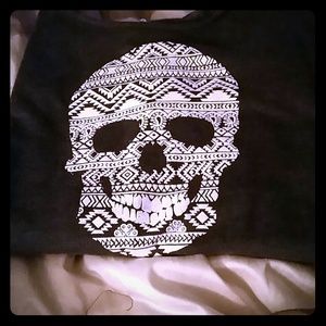Oversized crop sweater tribal skull