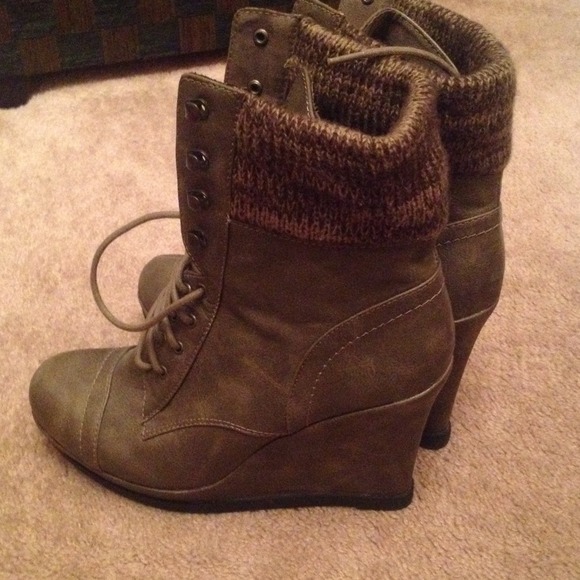 Mossimo wedge booties - Picture 2 of 4