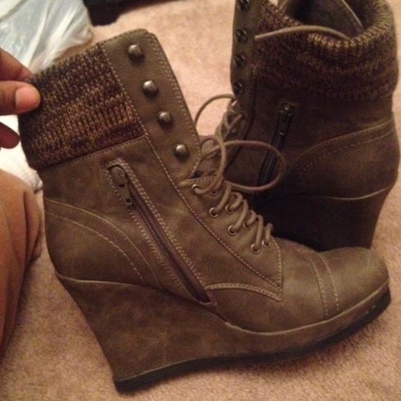 Mossimo wedge booties - Picture 3 of 4