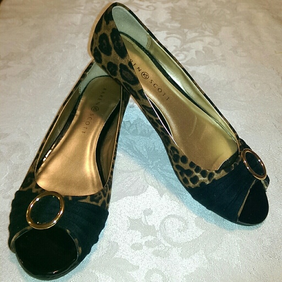 Karen Scott Shoes - ⬇NWOT Karen Scott Leopard print Peep-toe wedges