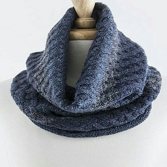 MULTI COLOR DIAGONAL KNIT INFINITY SCARF - Picture 1 of 1