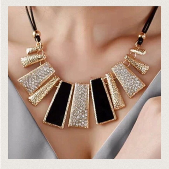 ❌🎉Special sale🎉❌Zoe statement necklace - Picture 2 of 2