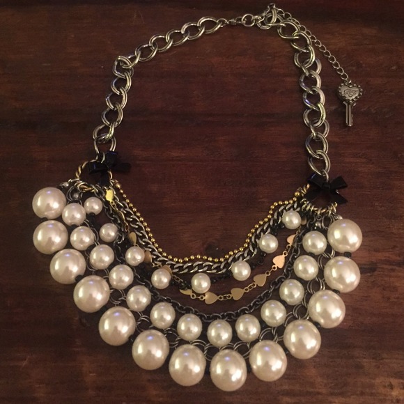 Betsey Johnson fashion necklace