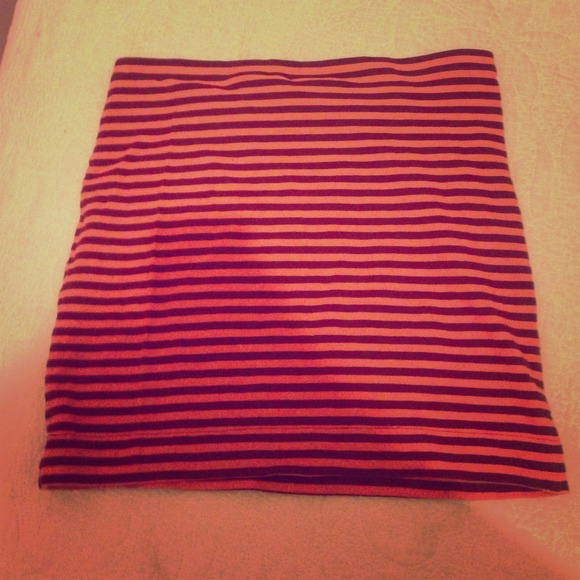 A high waisted skirt