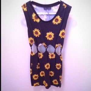 Kendall and Kylie cut out sunflower