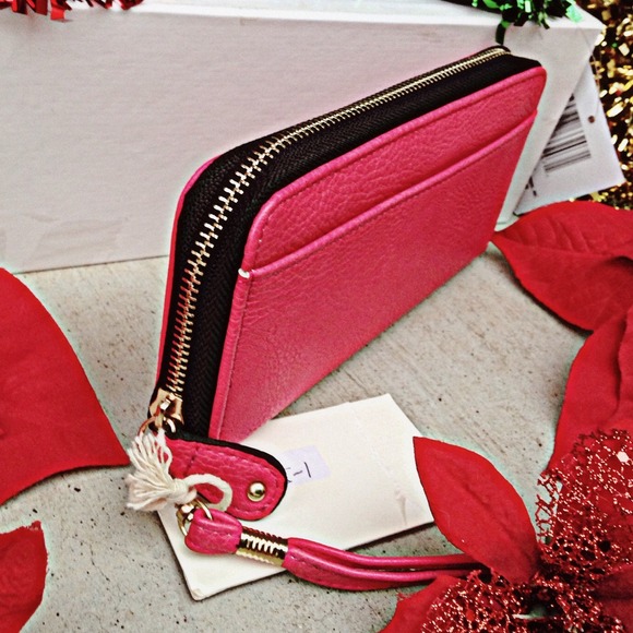 ❗️🚫SOLD❗️Simplistic Blossom Wallet Wristlet - Picture 2 of 4