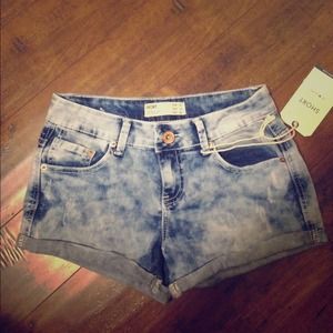 Cotton On Women's acid washed short shorts