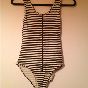 ✨REDUCED✨Striped body suit