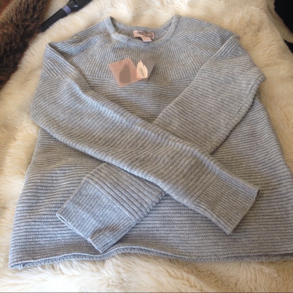 FOREVER 21 grey knitted sweater!