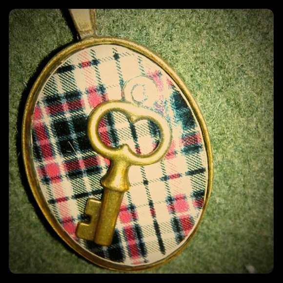 Plaid key pendant (bronze) on blk leather neckace