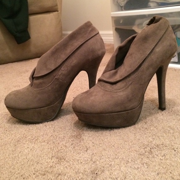 Light brown suede-like heels!