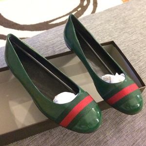 Adorable Gucci Green leather flats. Barely worn.