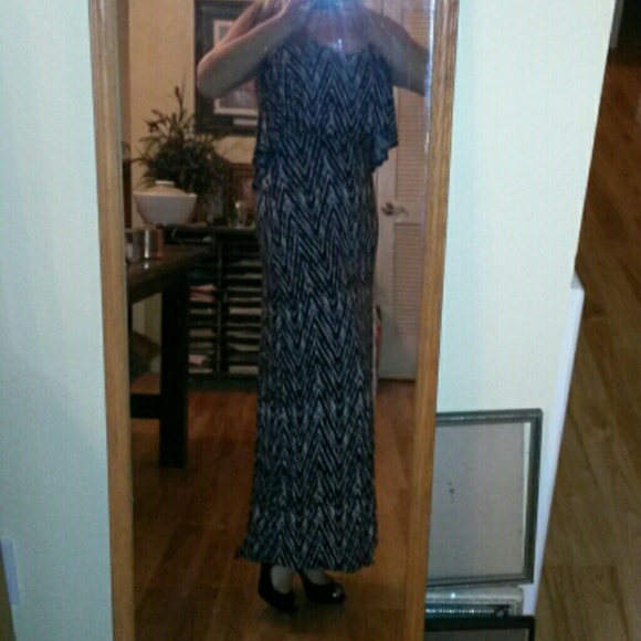Black white flattering maxi dress LAST ONE! - Picture 3 of 3