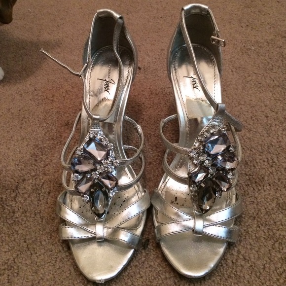 Brand new silver heels!