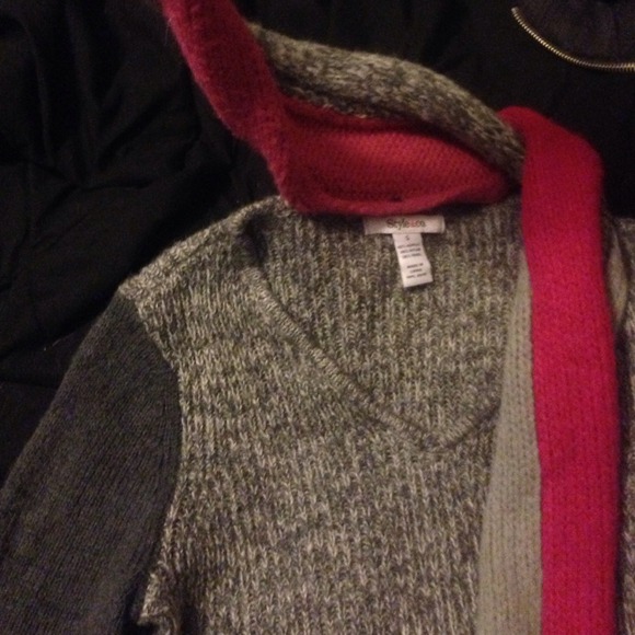 Long sweater w scarf attached or detached! Comfy! - Picture 3 of 4