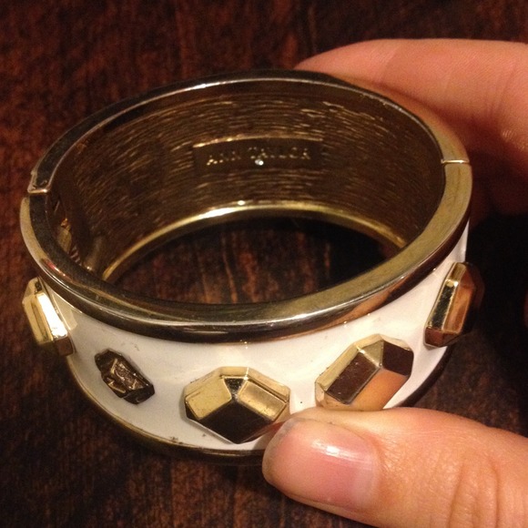 Studded cuff - Picture 2 of 2