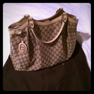 Large Gucci Sukey bag.