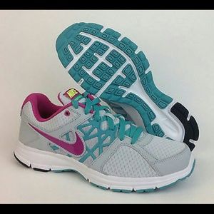 WMNS Nike Air Relentless 2 Running Sneakers
