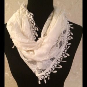 🆕 Frenchi Cream Lace Scarf