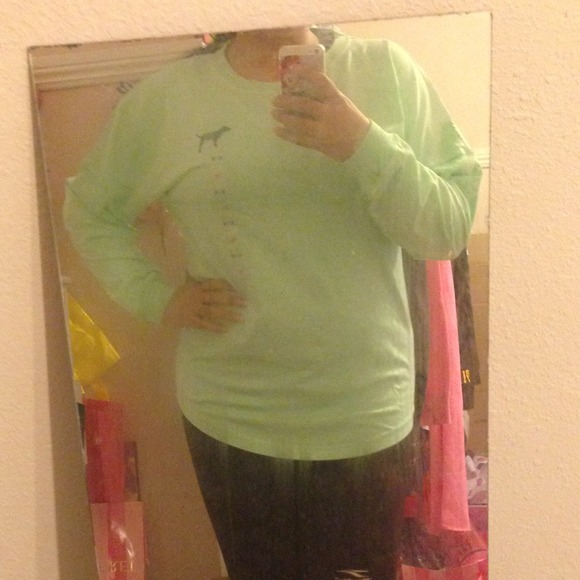 Sold🚫VS PINK VARSITY CREWNECK - Picture 3 of 4