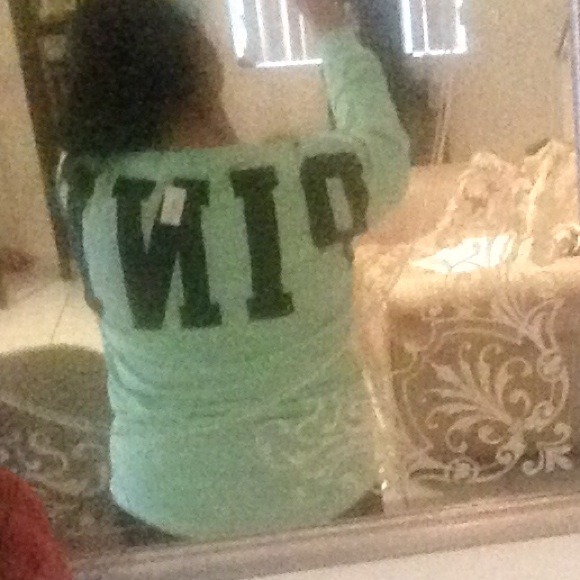 Sold🚫VS PINK VARSITY CREWNECK - Picture 4 of 4