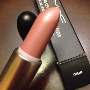 🌼🌼NEW LIPSTICK 🌼🌼