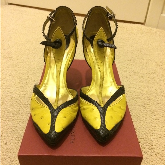 BOTTEGA VENETA yellow pumps