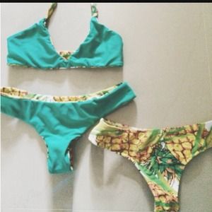 ISO Midori reversible pineapple whale tales