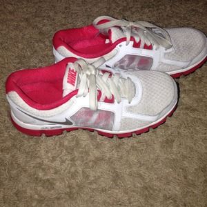 Nike Dual Fushion ST2 size 9