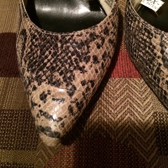 Snake print inspired heals - Picture 3 of 3
