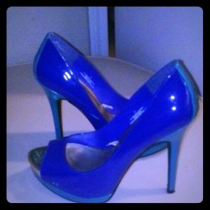 6 in  blue, torquoise, and gold high heels