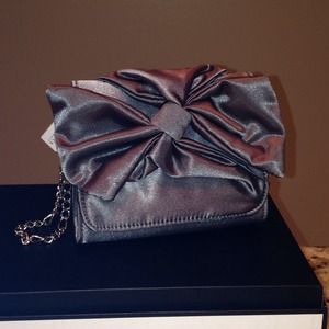 WHITE HOUSE BLACK MARKET SMALL CLUTCH/WRISTLET
