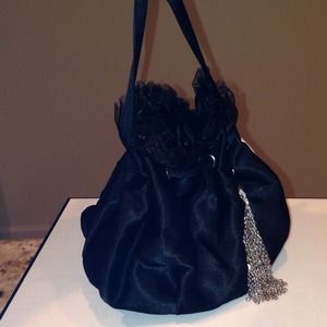 WHITE HOUSE BLACK MARKET SMALL WRIST PURSE.