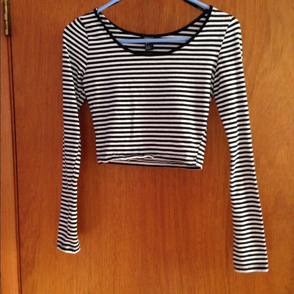 Long sleeve crop top